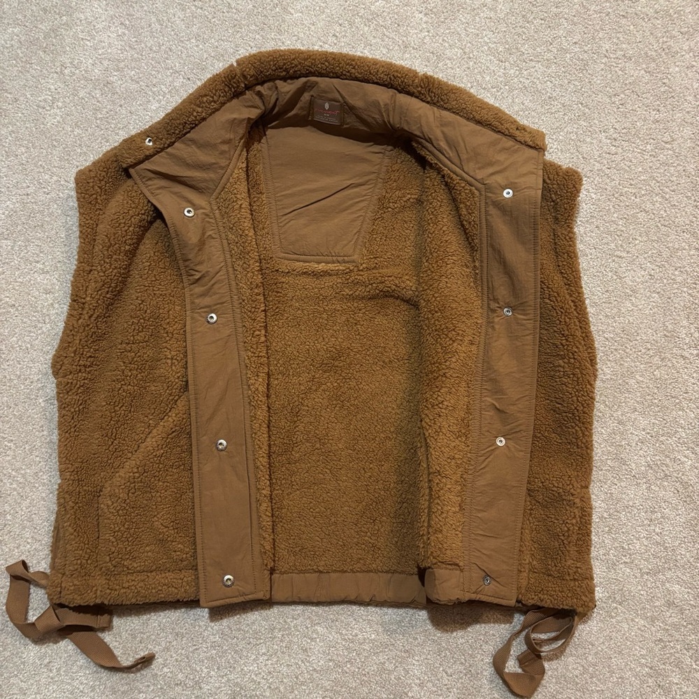 Free People Scout It Out Oversized Sherpa Vest in Honey NWT Size Medium - Picture 5 of 8